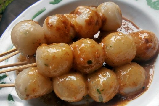 Cilok bumbu kacang wong tegal